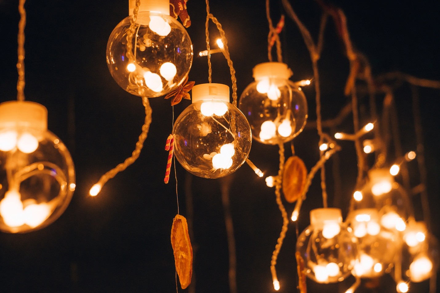 Making the Season Bright: Holiday Tips for HOA Boards